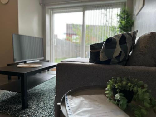 New Stylish House - Sleeps 7 - Free Parking - Contractors Welcome - Wifi, Birmingham (photo 9)