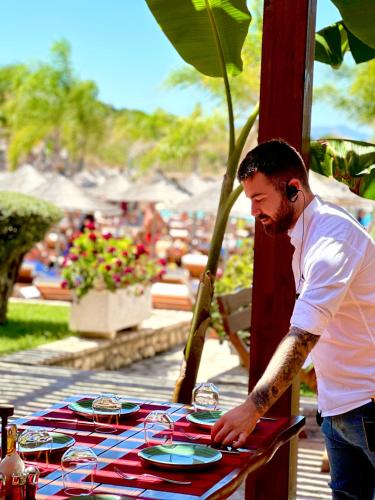 Mucobega Hotel - image 2