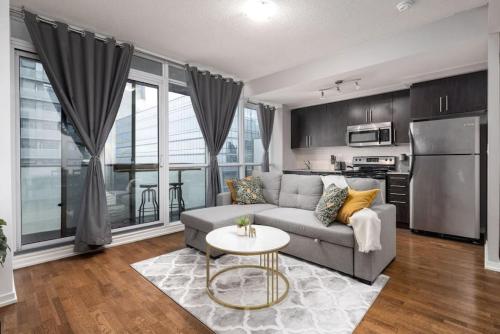 Urban Lifestyle 1BR Suite w CN Tower and Lake view