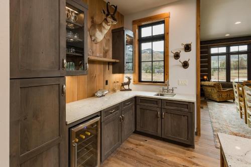 27 Meadowview Circle detail