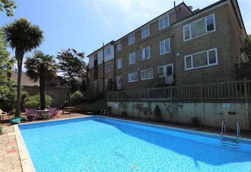 Beautiful 1-Bedroom Apartment with Pool - Great Ferry offers