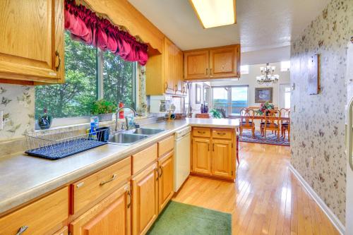 40-Acre Ararat Escape: On-Site Trails & Mtn Views! in Ararata (VA)