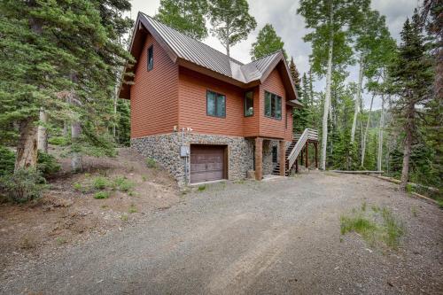 Cozy Beaver Retreat with Fireplace and Deck! - Beaver