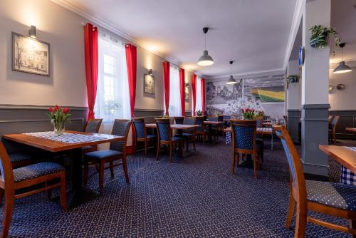 Ресторан, Hotel Diamond w Bialym Dworku in Румя