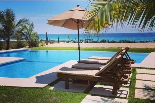 Casa de Playa , Pto Escondido , Oaxaca ; Casa Luisa