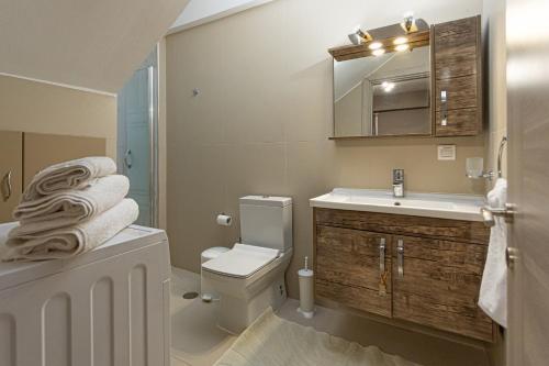 浴室, Cosy apartment near Karfas Beach in 普拉卡