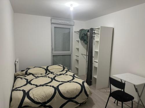 Chambre privée dans un appartement partagé - Pension de famille - Drancy