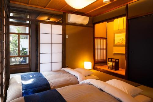 Yaeyatoichicho – Kyoto, IL