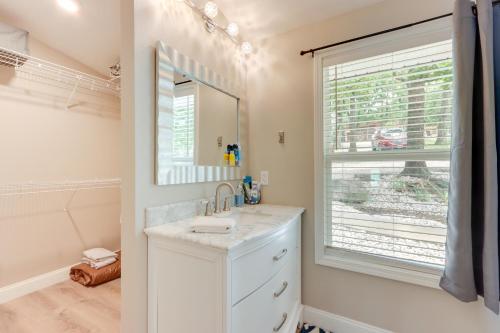 Dock and Sunset Views Lakeside Ozark Retreat! Dock and Sunset Views Lakeside Ozark Retreat!