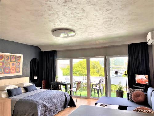Danube view Apartment with terrace 5
