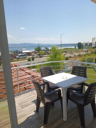 Krapce - Lake View Apartments in Star Dojran