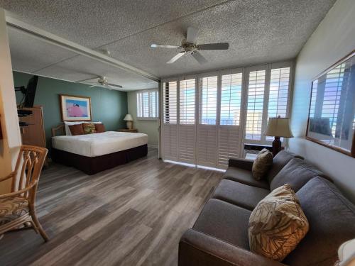 . Private One Bedroom Condo, with Corporate Rental Car Savings Code Included, Free Onsite parking