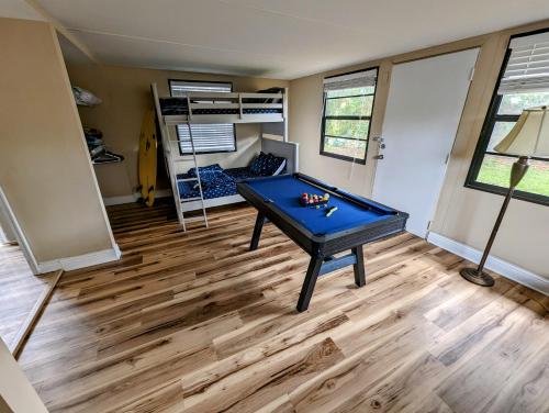 Modern & Comfy Lagoon Oasis - River Views - Parking in Titusville, USA