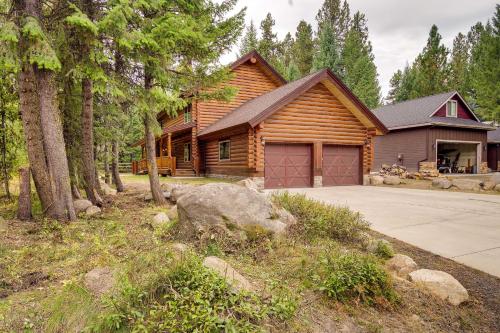 Exquisite McCall Log Cabin - Walk to Payette Lake! - image 6