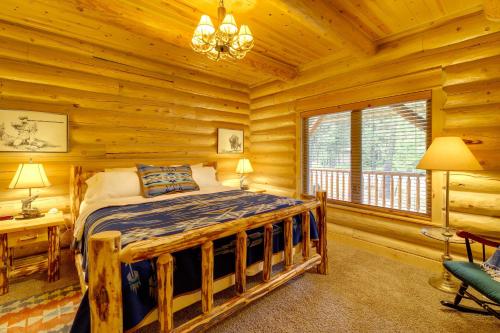 Exquisite McCall Log Cabin - Walk to Payette Lake! - image 10