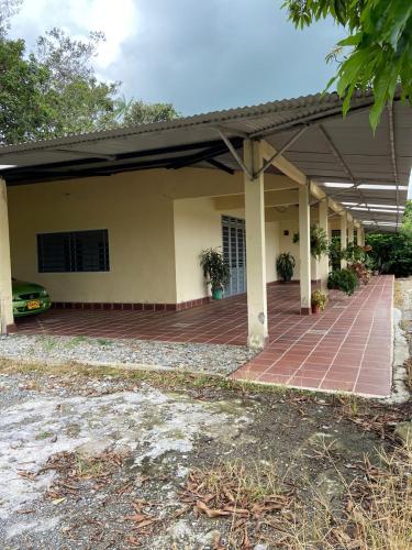 Casa finca Caracolí