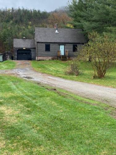 The AuSable House-Peaceful, pet friendly getaway in Upper Jay, USA