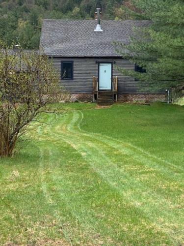 The AuSable House-Peaceful, pet friendly getaway in Upper Jay, USA