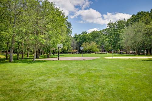 Pennsylvania Retreat with Sauna, Pool Table and Deck!