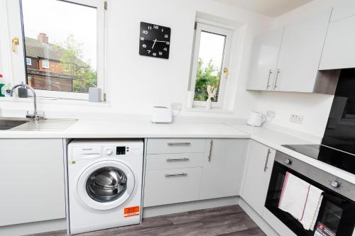 Greenbourne - 4 bedrooms Sleeps 8 free parking, Gateshead (Foto 4)