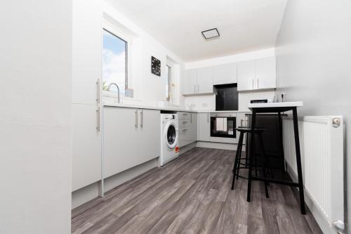 Greenbourne - 4 bedrooms Sleeps 8 free parking, Gateshead (Foto 2)