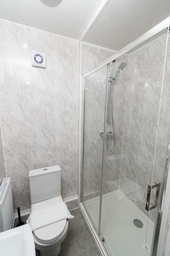 Greenbourne - 4 bedrooms Sleeps 8 free parking, Gateshead (Foto 3)