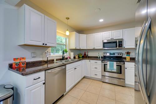 Sunny Sarasota Home with Private Yard and Fire Pit! in Sarasota, USA
