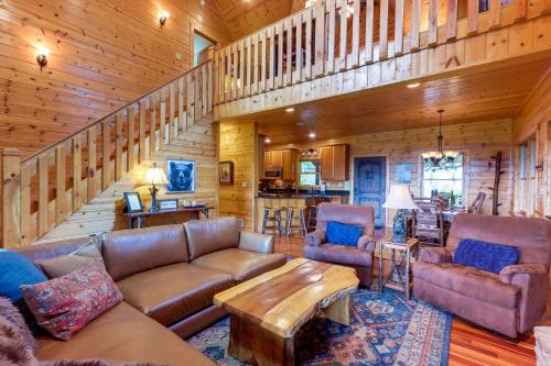 Ellijay Hideaway with Hot Tub, Views and Game Room! in Ellijay, USA