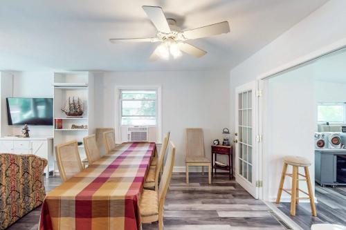 Calloway Drive Retreat in Deale, USA