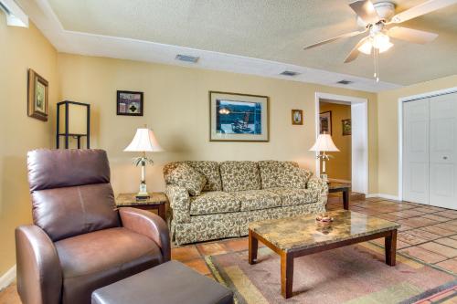 Retreat with Dock Near Hollywood BCH Boardwalk! - image 5