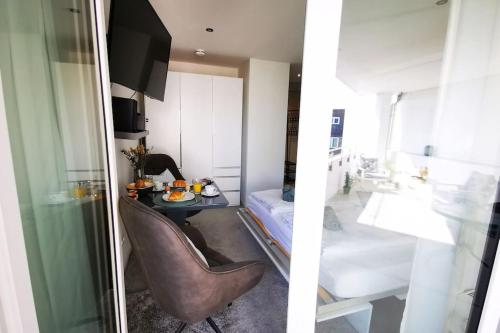 HH 03 by ROCKCHAIR - SUPERHOST Status - Modernes Apartment mit sonnigem Balkon & premium Boxspringbetten in Winterhude - Hamburg Top Geheimtipp, Hamburk (fotografie 6)