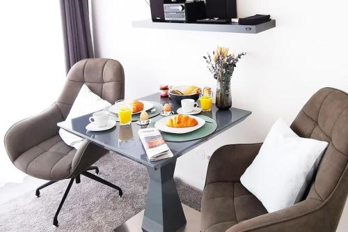HH 03 by ROCKCHAIR - SUPERHOST Status - Modernes Apartment mit sonnigem Balkon & premium Boxspringbetten in Winterhude - Hamburg Top Geheimtipp, Hamburk (fotografie 7)