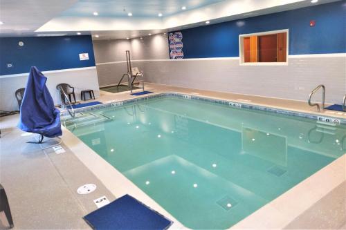 Fairfield Inn and Suites by Marriott Elk Grove - image 24