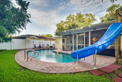 Largo Retreat with Private Pool, Slide and Treehouse!