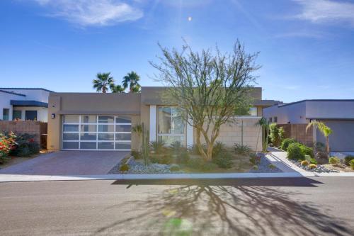 Desert Oasis with Pool and Spa on Golf Course! - main image