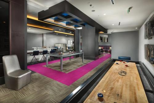 1500 Sq foot, 3 bed room loft in DTLA Pool & Hot tub! in Los Angeles, USA