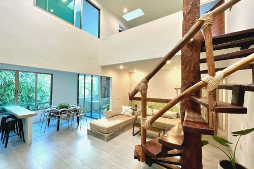 Huge Jungle Condo1 Block to 5th, Clubs & Beach in Playa del Carmen, Mexico