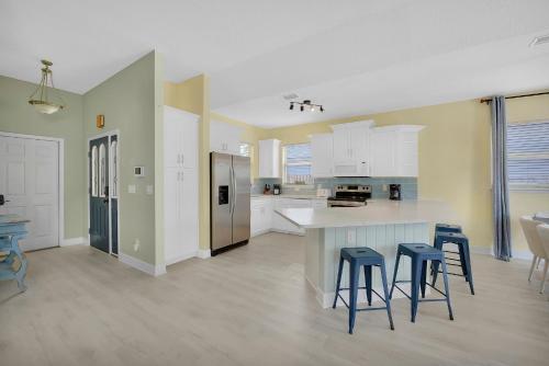 Heated Pool Pet Friendly Home in Jacksonville Beach, USA