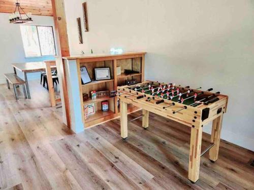 FirePit~Horseshoes~King Bed~Near Lake, Wine, Farms