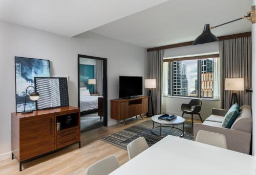 Suite, 1 King, Sofa bed