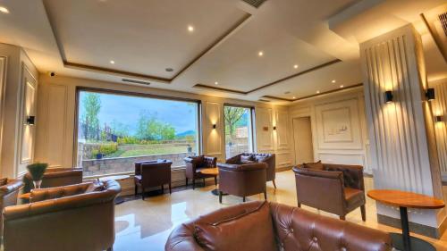 Facilities, THE WALNUT CREEK in Sallar