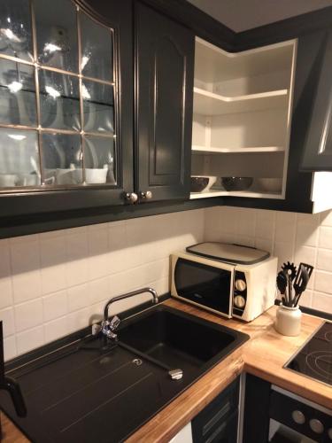 Apartment with Balcony image 10