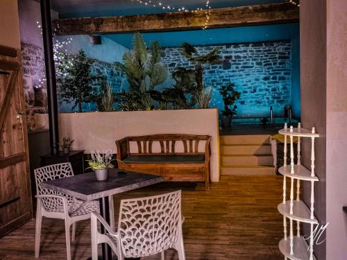 Peldbaseins, LA GRANGE DES FRANGINES in Saint-Amour