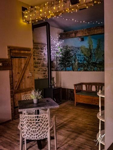 Peldbaseins, LA GRANGE DES FRANGINES in Saint-Amour