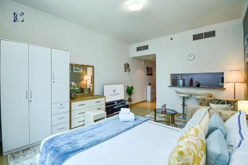 Luxury Escapes - New Lake View Studio in JLT - near Metro, Dubaj (fotografie 7)