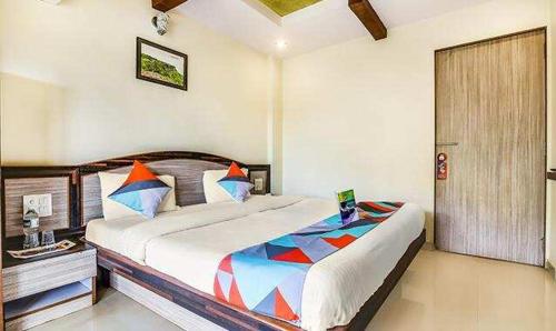 Standard Double Room image 2