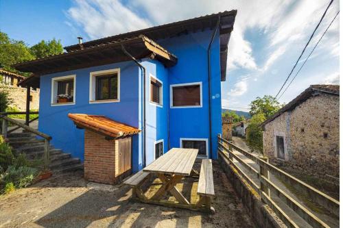 Casa Azul De Perlleces
