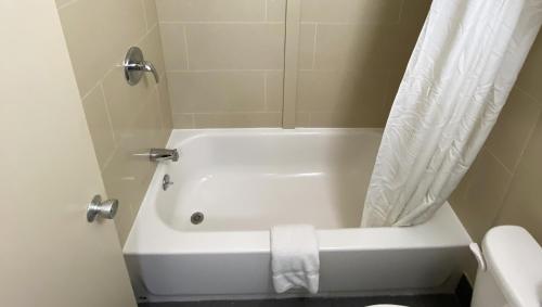 Express Inn Newport News - image 8