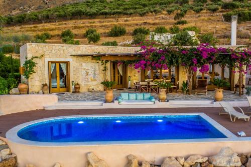  East Crete Villa Mirabello in Kavoúsion