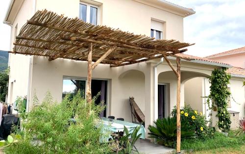 Jolie maison Borgo trois chambres trois salles de bain